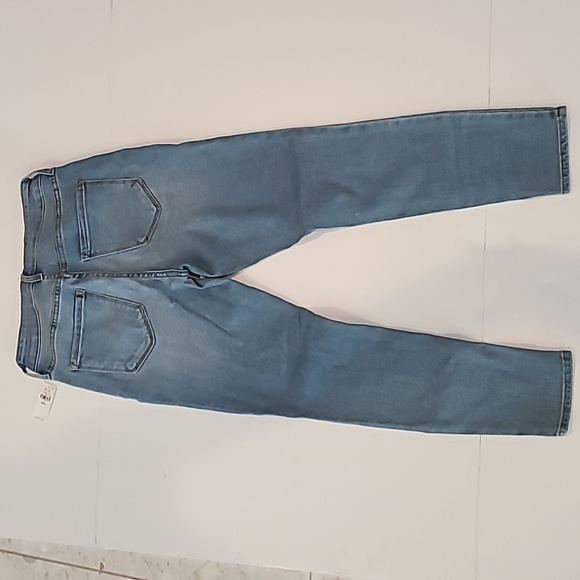 NWT Old Navy Jeans light rinse - Picture 2 of 3